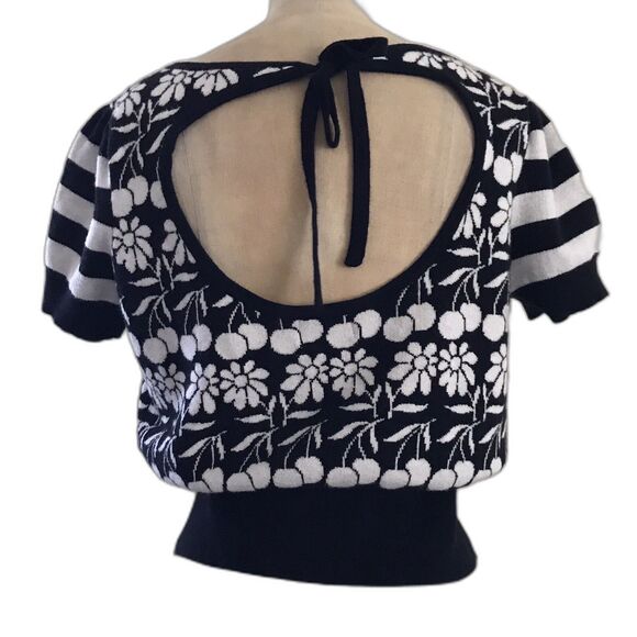 Anthropologie Black Floral Stretch Knit Retro Whimsical Cropped Cutout Top - M - Picture 4 of 9